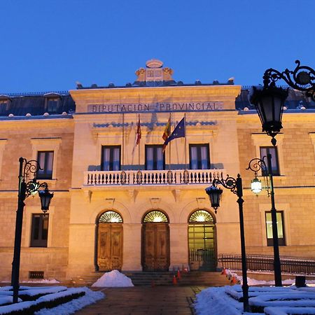 Alojamiento Turistico "El Torreon" Guest House Fresneda de la Sierra Bagian luar foto