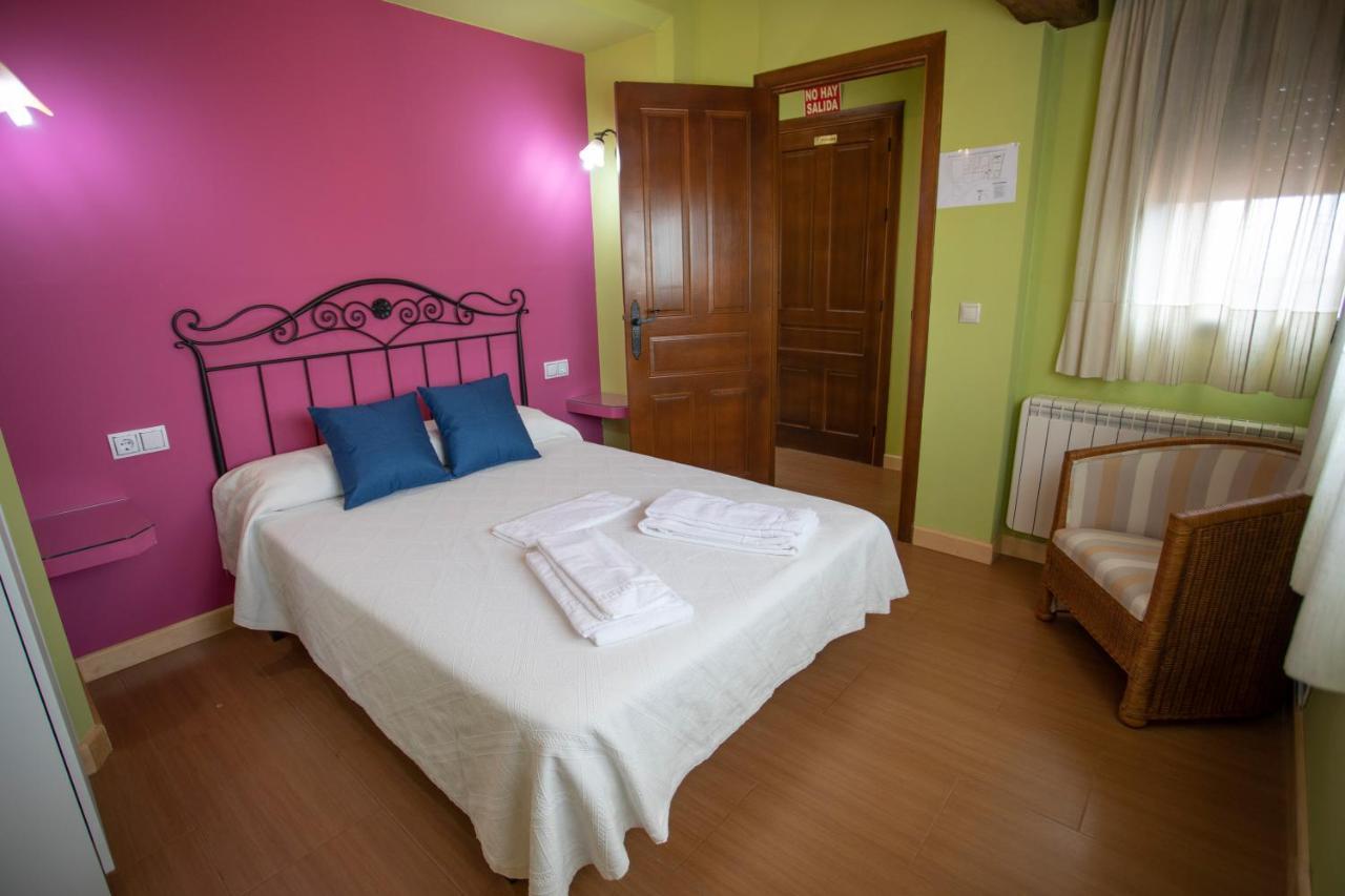 Alojamiento Turistico "El Torreon" Guest House Fresneda de la Sierra Bagian luar foto