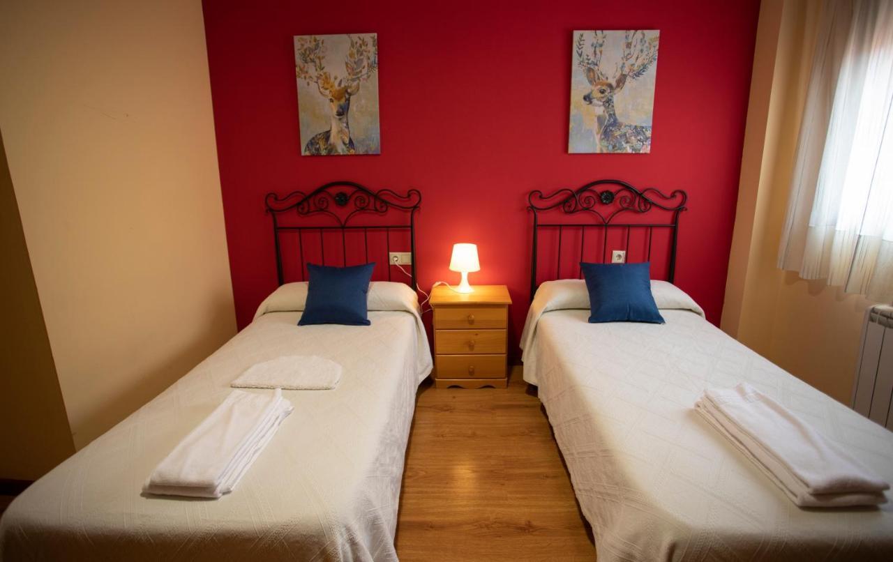 Alojamiento Turistico "El Torreon" Guest House Fresneda de la Sierra Bagian luar foto