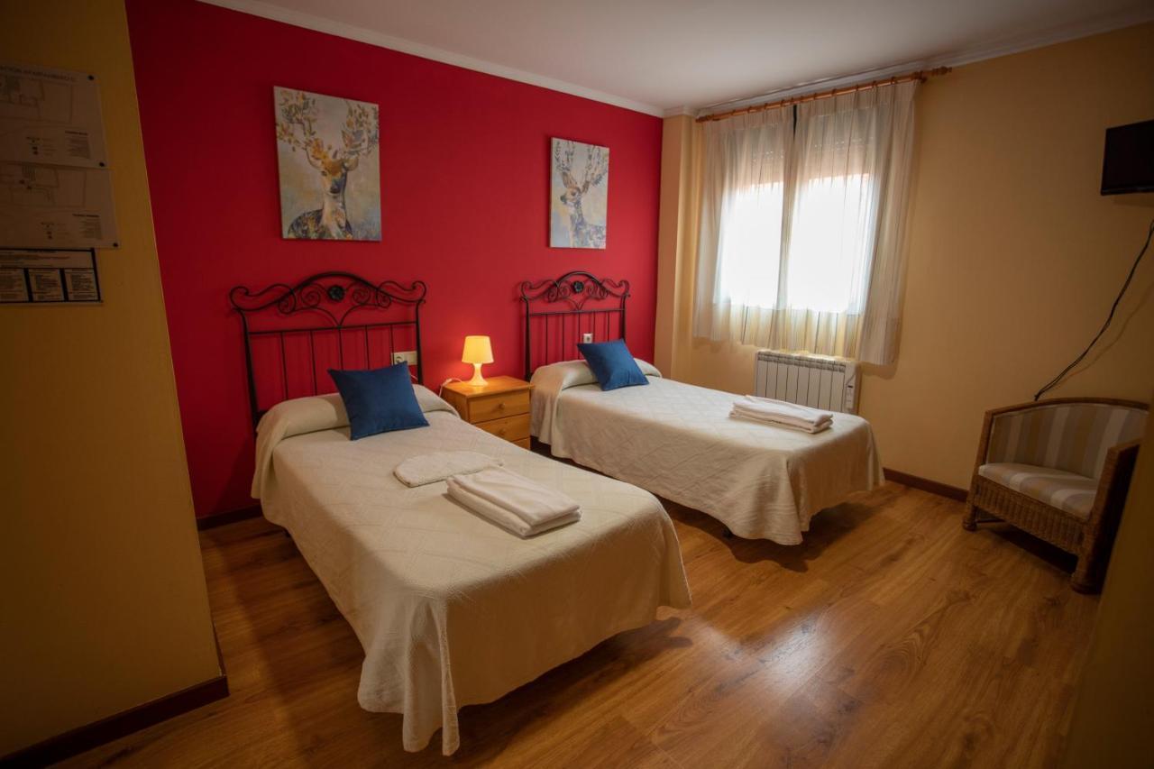 Alojamiento Turistico "El Torreon" Guest House Fresneda de la Sierra Bagian luar foto